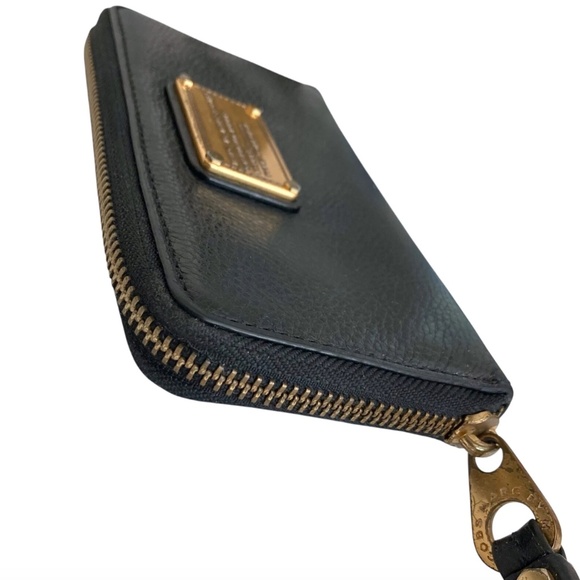 MARC BY MARC JACOBS Classic Q Italian Pebbled Leather Wristlet Wallet Zip Black - Picture 8 of 9